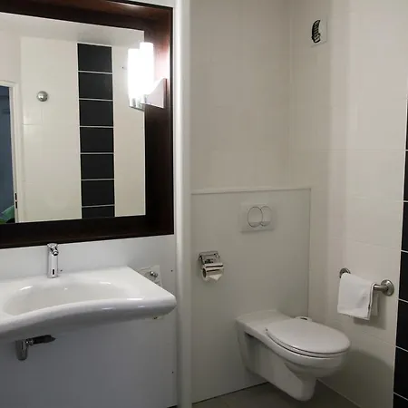 Szálloda Mandarina Luxembourg Airport