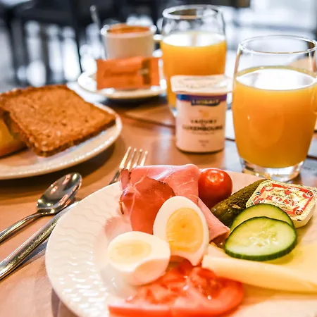 Mandarina Luxembourg Airport Szálloda Niederanven