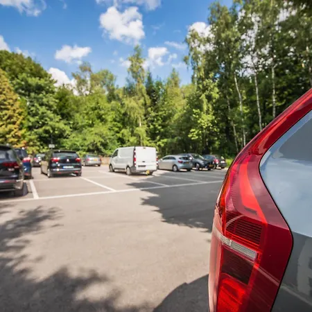 Mandarina Luxembourg Airport Szálloda 3*