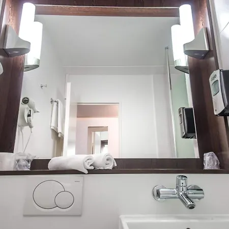 Mandarina Luxembourg Airport Niederanven