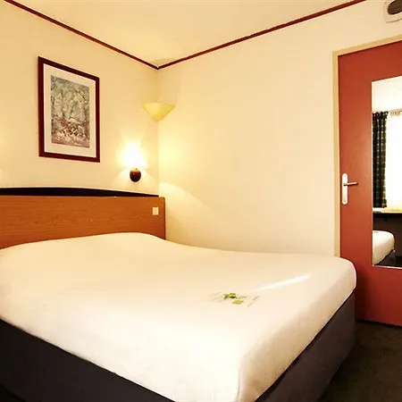 Hotel Mandarina Luxembourg Airport 3*