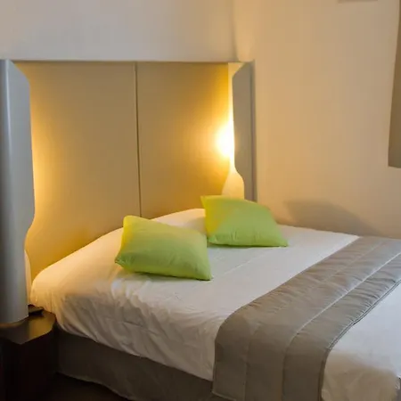 Mandarina Luxembourg Airport 3*