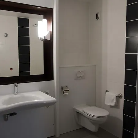 Hotel Mandarina Luxembourg Airport Niederanven