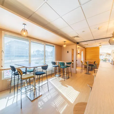 Hotel Mandarina Luxembourg Airport 3*