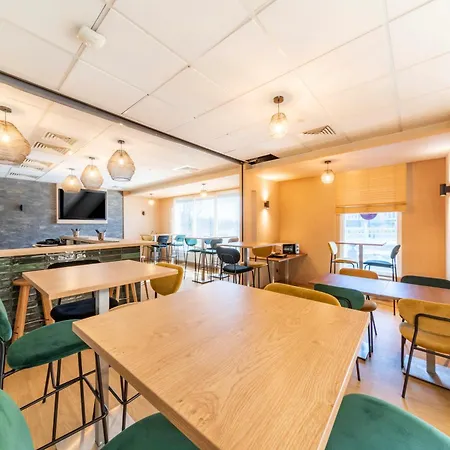 Отель Mandarina Luxembourg Airport