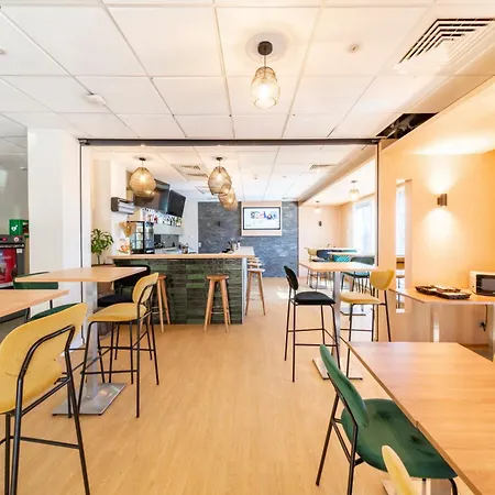 Hotel Mandarina Luxembourg Airport 3*