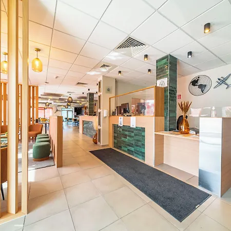 מלון Mandarina Luxembourg Airport Niederanven