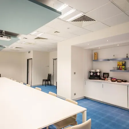 Отель Mandarina Luxembourg Airport 3*