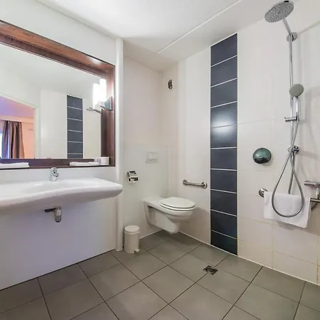 Hotel Mandarina Luxembourg Airport 3*
