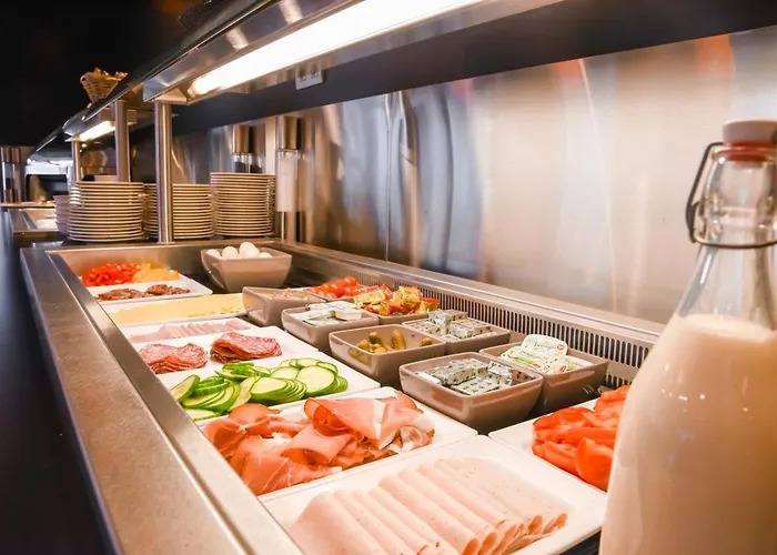 Mandarina Luxembourg Airport Hotel 3*