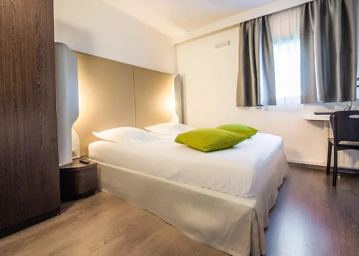Hotel Mandarina Luxembourg Airport 3*