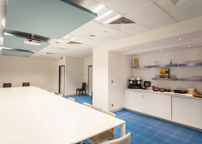 Hotel Mandarina Luxembourg Airport 3*